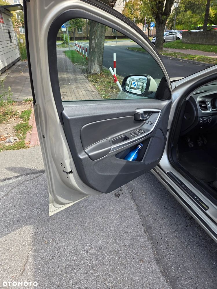 Volvo V60 D2 Drive-E Dynamic Edition (Kinetic) - 14