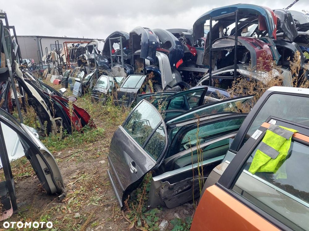 DRZWI KOMPLETNE LEWY TYŁ CHEVROLET AVEO I 5D 54U - 5