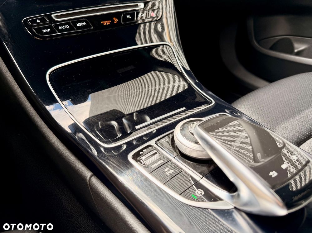 Mercedes-Benz Klasa C 200 4-Matic 9G-TRONIC - 16