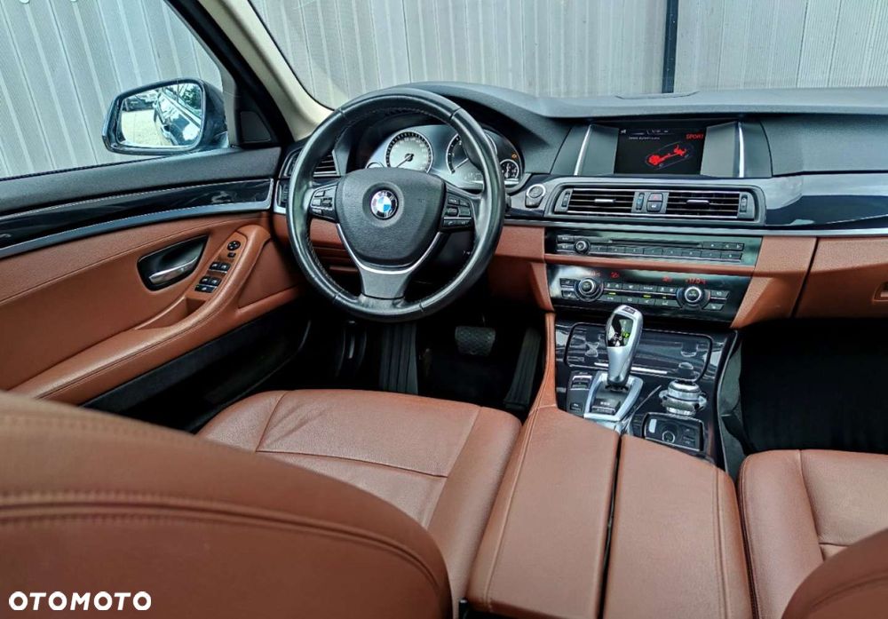 BMW Seria 5 520d Touring Sport Line - 24
