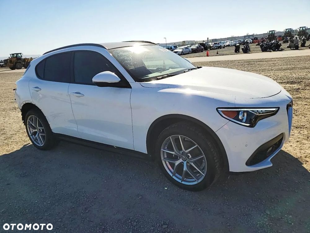 Alfa Romeo Stelvio - 4