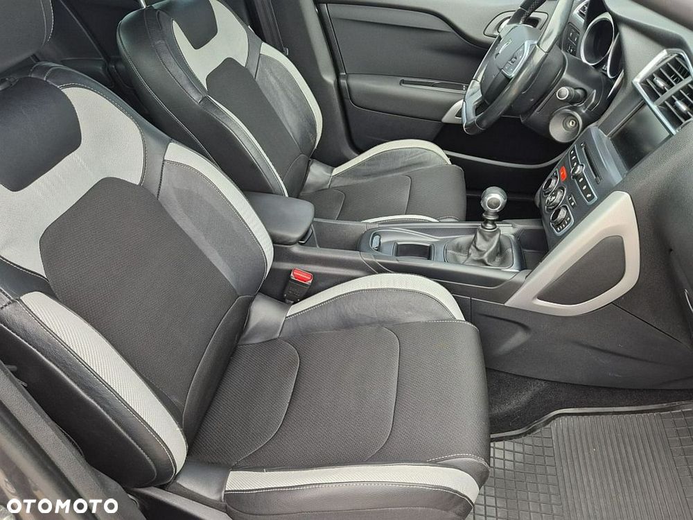 Citroën DS4 e-HDi 115 Urban Show - 17