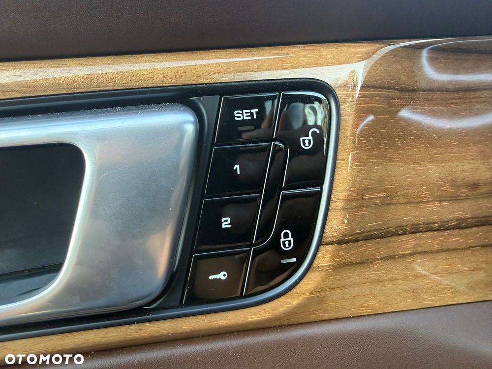 Porsche Panamera 4S - 29