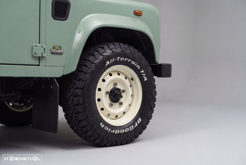Land Rover Defender - 42