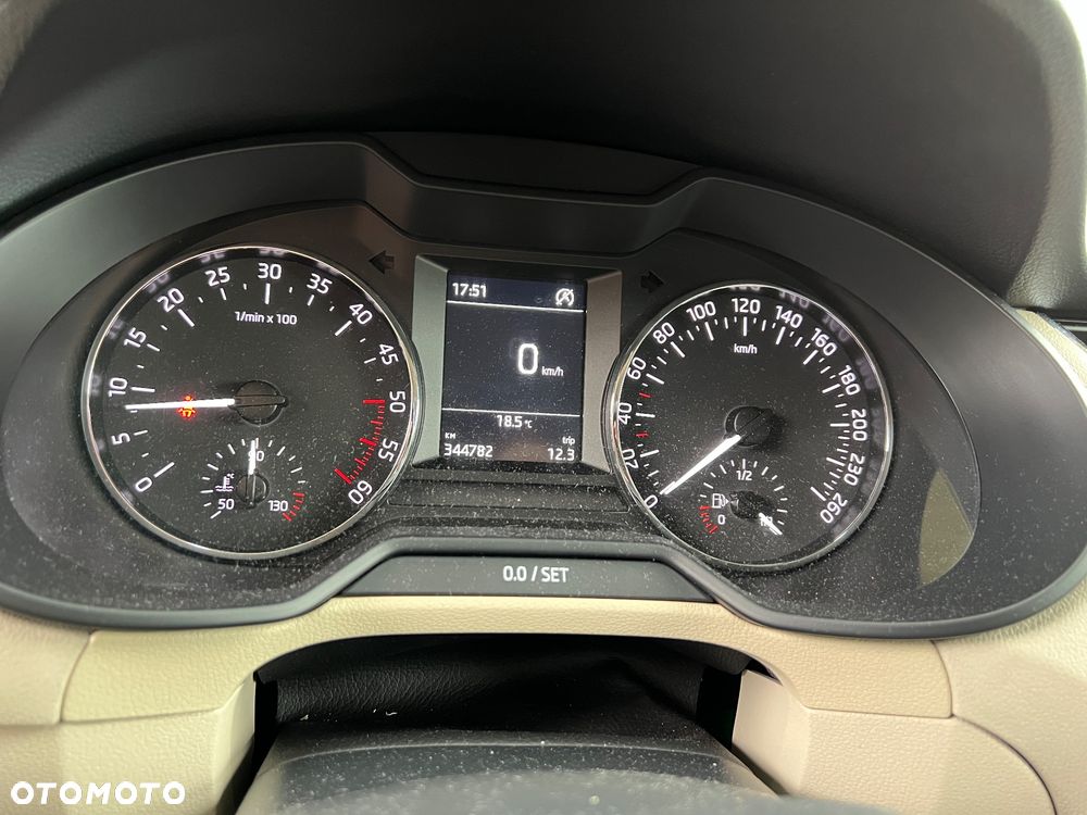 Skoda Octavia 1.6 TDI Active - 9