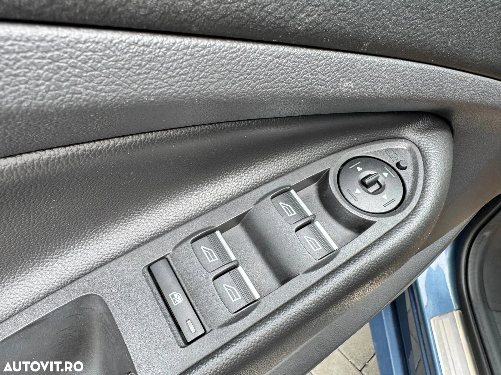 Ford Kuga 2.0 TDCi 4WD Powershift ST-Line - 24