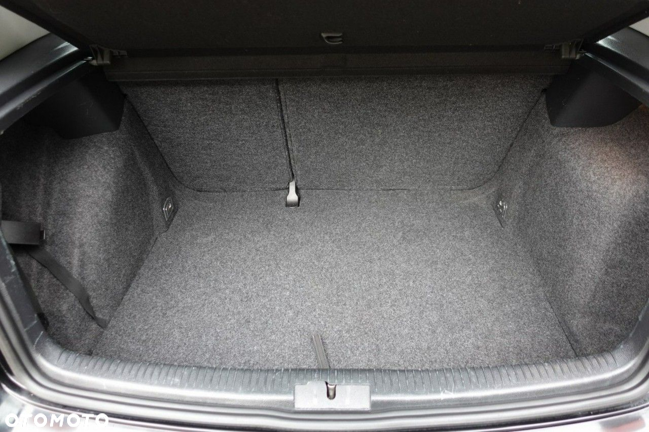 Volkswagen Golf - 18