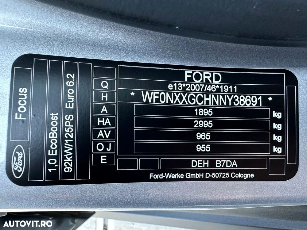 Ford Focus 1.0 EcoBoost Titanium Business - 32