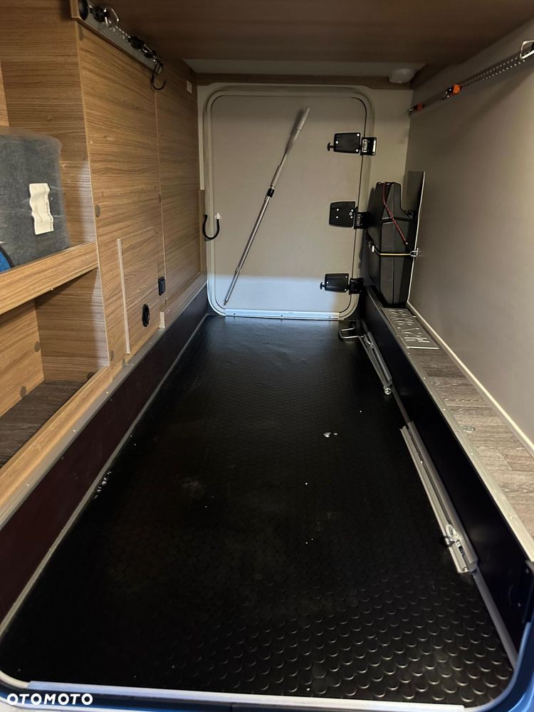 KNAUS Live i 700 - 38