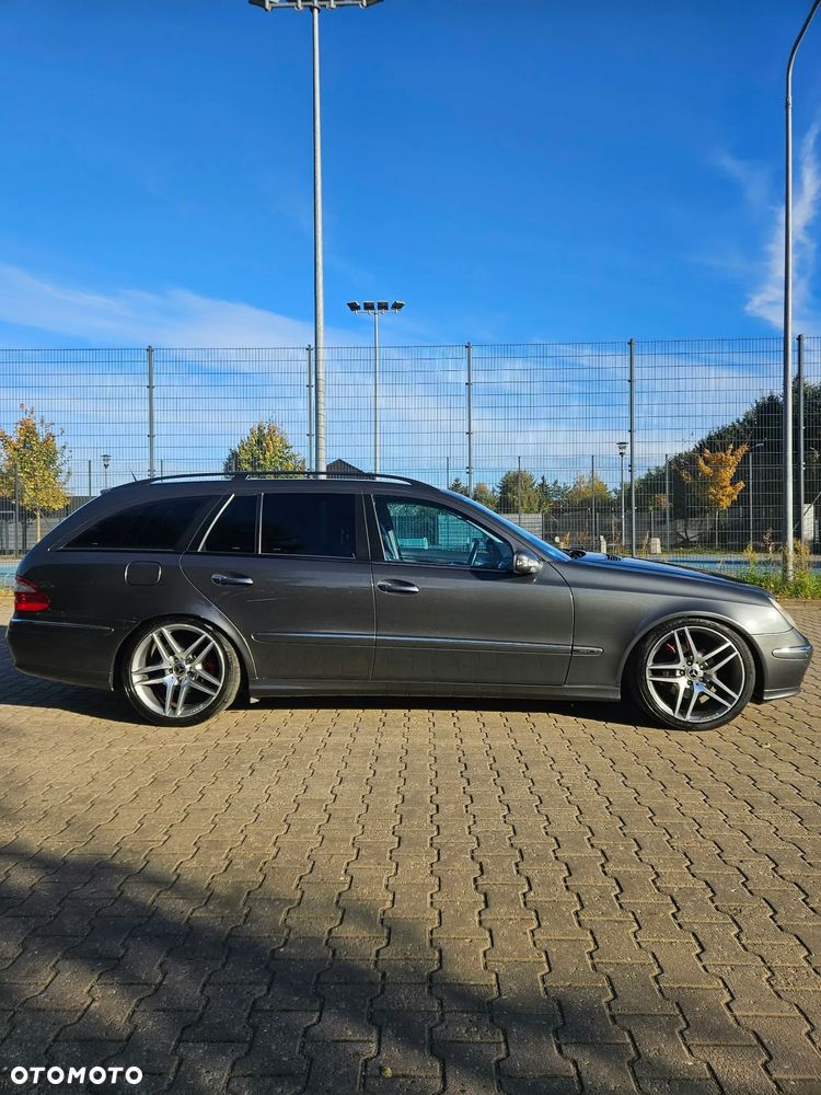 Mercedes-Benz E-Class 2003 photo 3