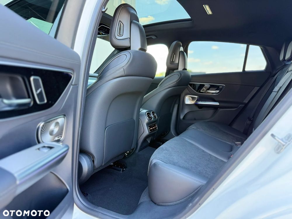 Mercedes-Benz GLC - 27