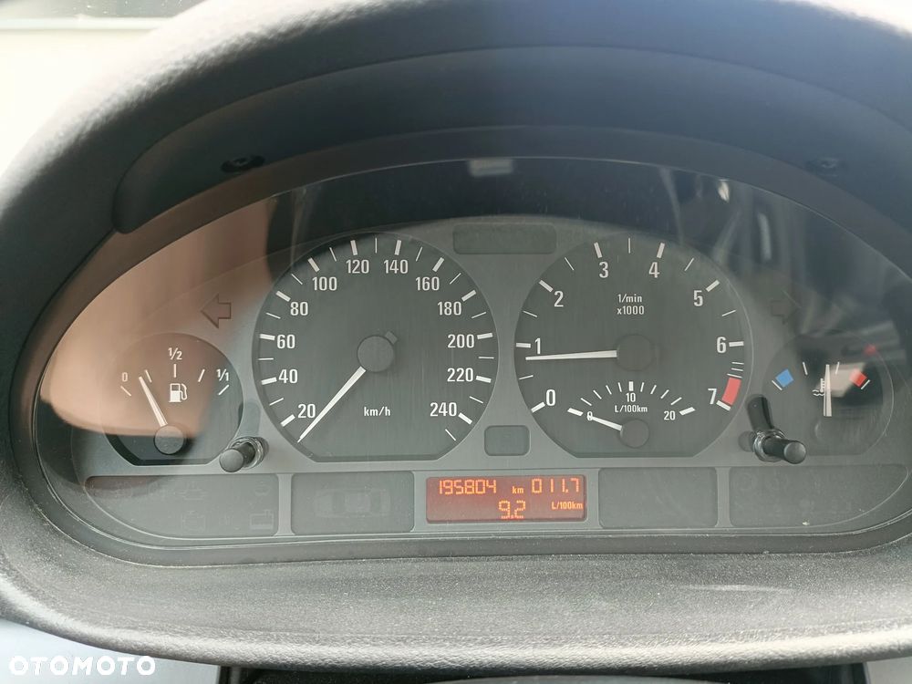 BMW Seria 3 318i Edition Lifestyle - 19
