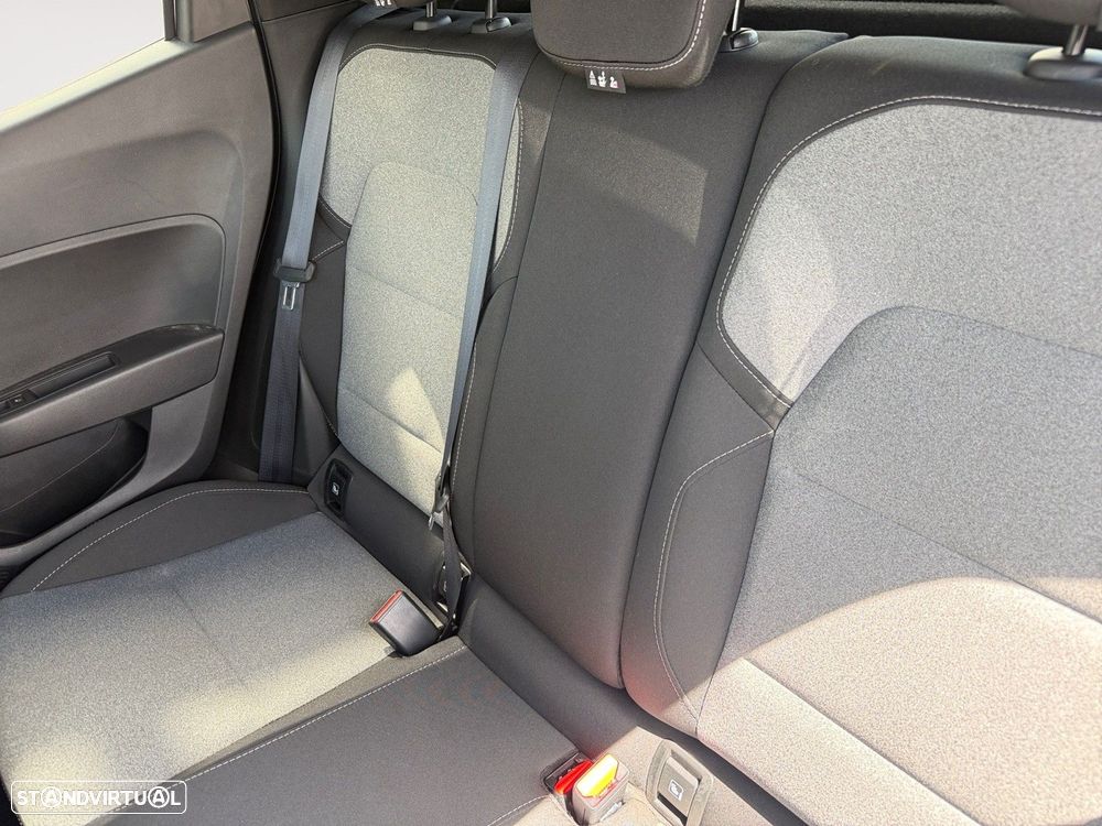 Renault Clio 1.0 TCe Intens CVT — fotografia 13