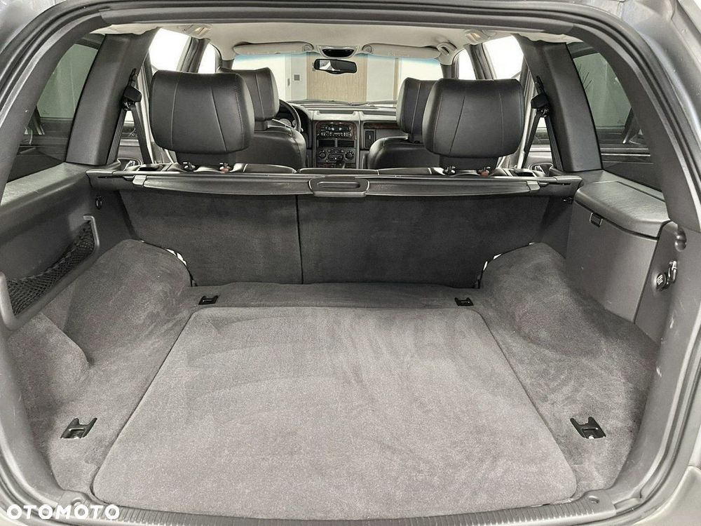 Jeep Grand Cherokee - 28