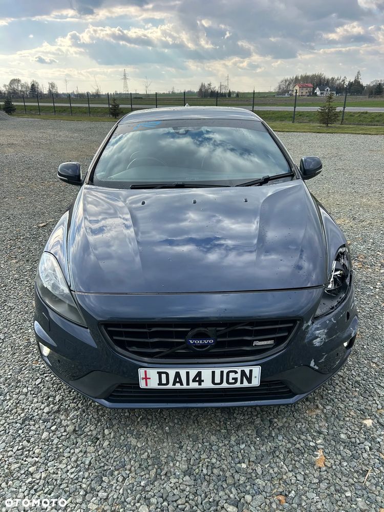 Volvo V40 D2 R Design - 9