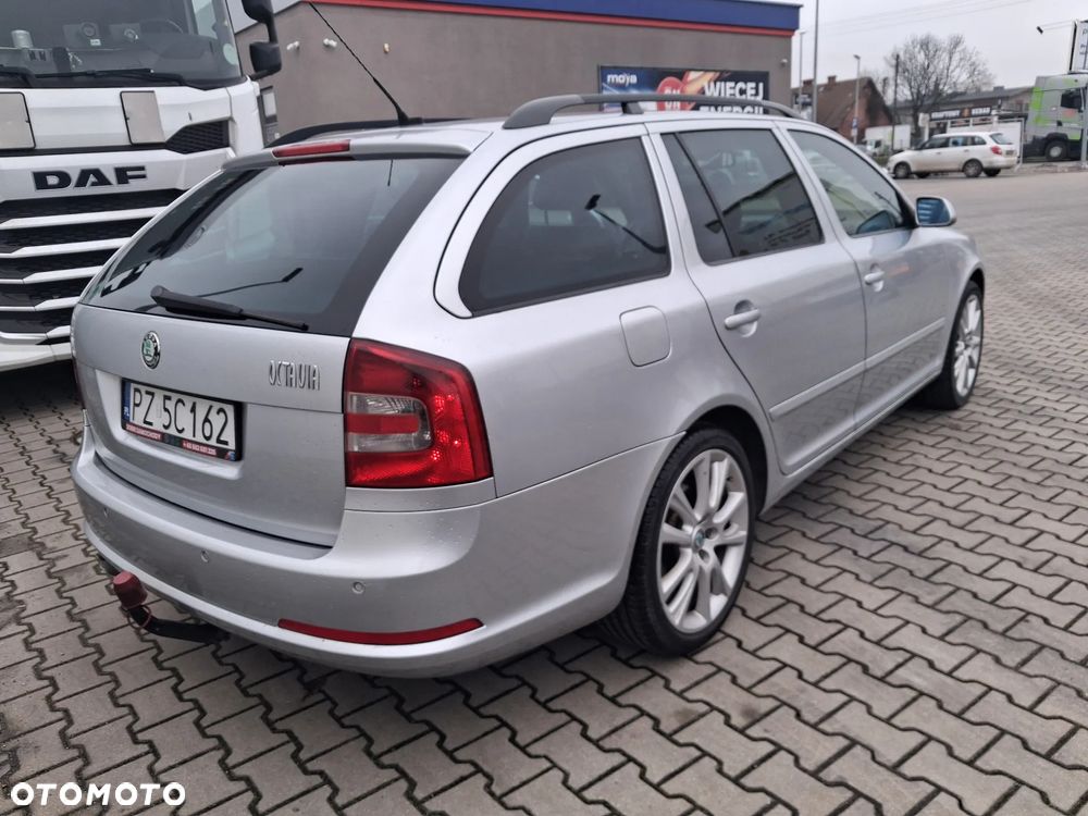 Skoda Octavia 2.0 TDI RS DSG - 6