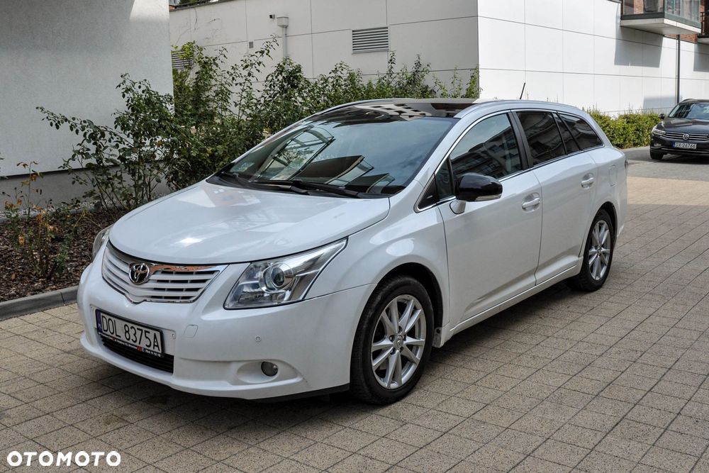 Toyota Avensis - 1