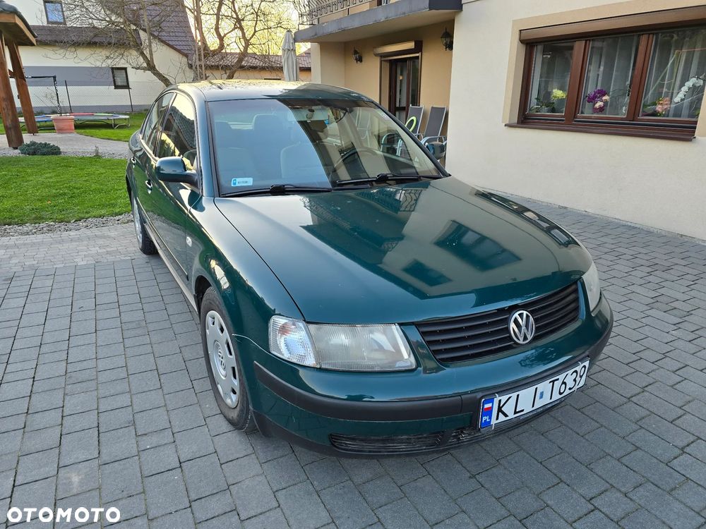 Volkswagen Passat 1.9 TDI Trendline - 1