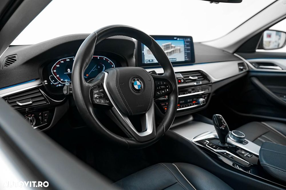 BMW Seria 5 530e Aut. - 13