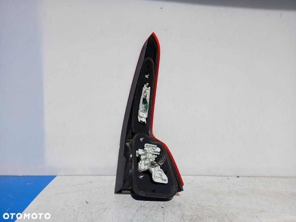 LAMPA TYŁ TYLNA LEWA VOLVO V50 LIFT 07-12r. 30744543 - 3