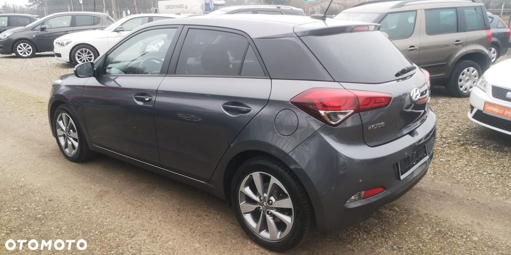 Hyundai i20 blue 1.2 Advantage+ - 11