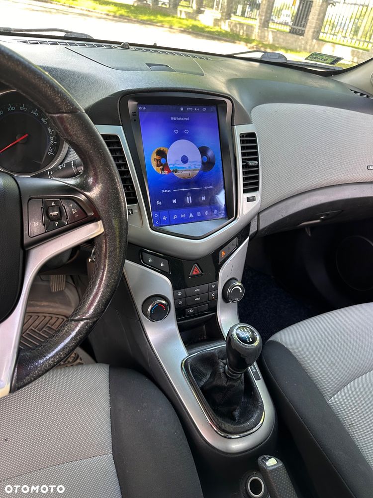 Chevrolet Cruze 1.8 LS+ - 11