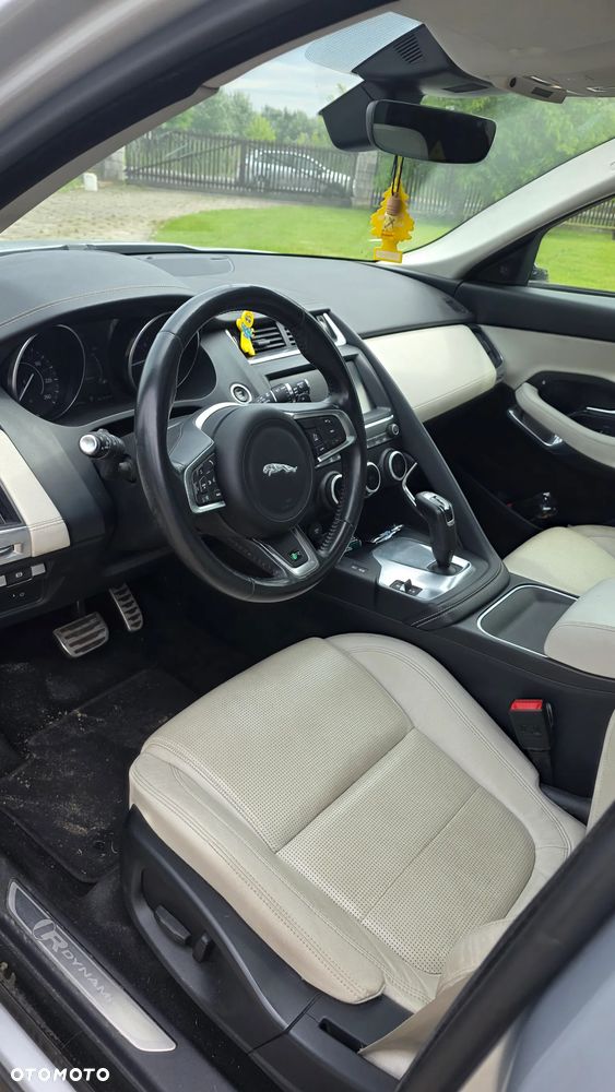 Jaguar E-Pace 2.0 i4D AWD R-Dynamic S - 17