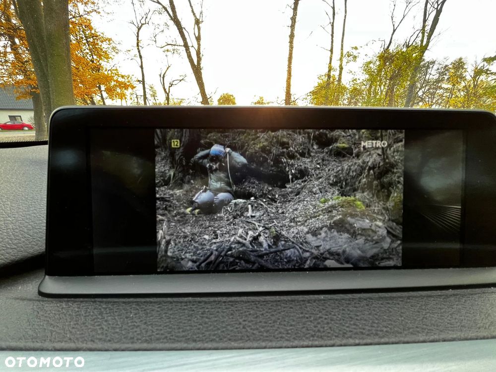 BMW Seria 3 325d Sport-Aut Sport Line - 21