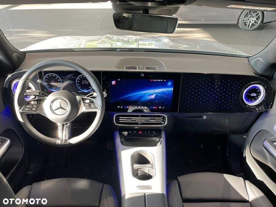 Mercedes-Benz GLB - 11