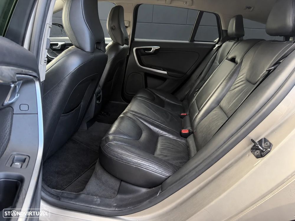 Volvo V60 DRIVe Momentum - 15
