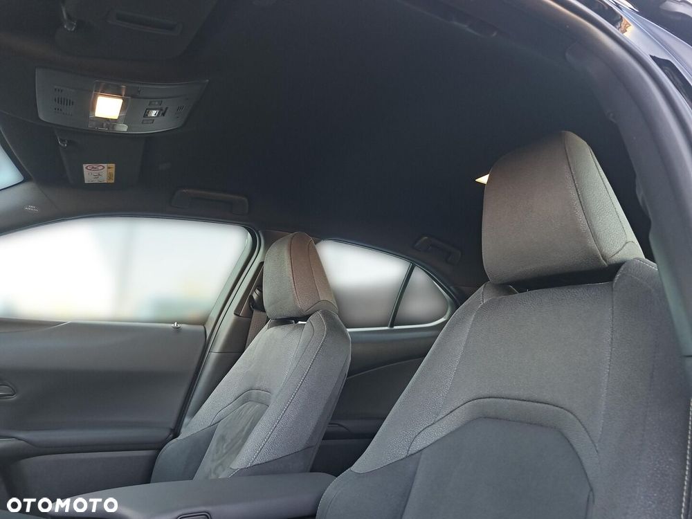 Lexus UX - 21