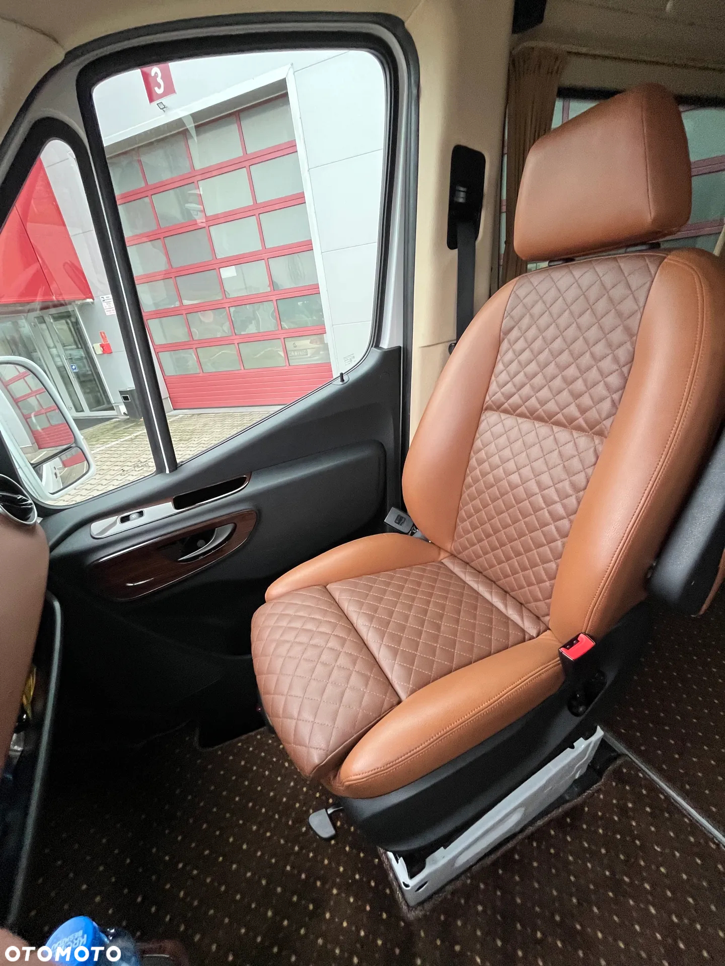 Mercedes-Benz Sprinter - 12