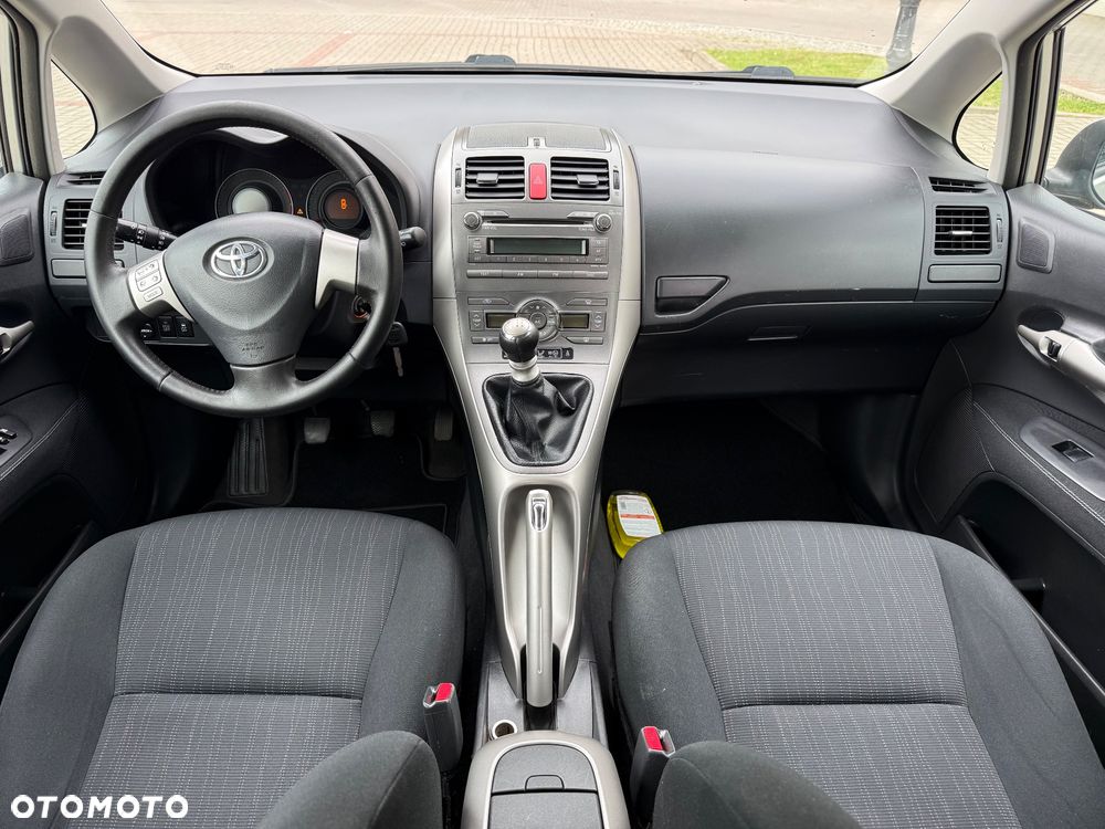 Toyota Auris 1.33 VVT-i - 10