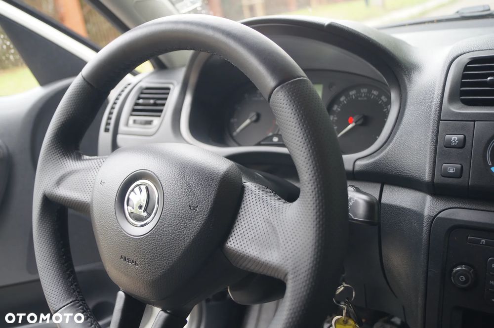 Skoda Roomster 1.2 TSI Active - 37