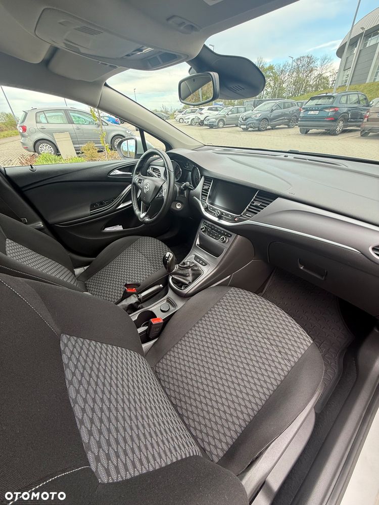 Opel Astra 1.6 CDTI Cosmo - 9