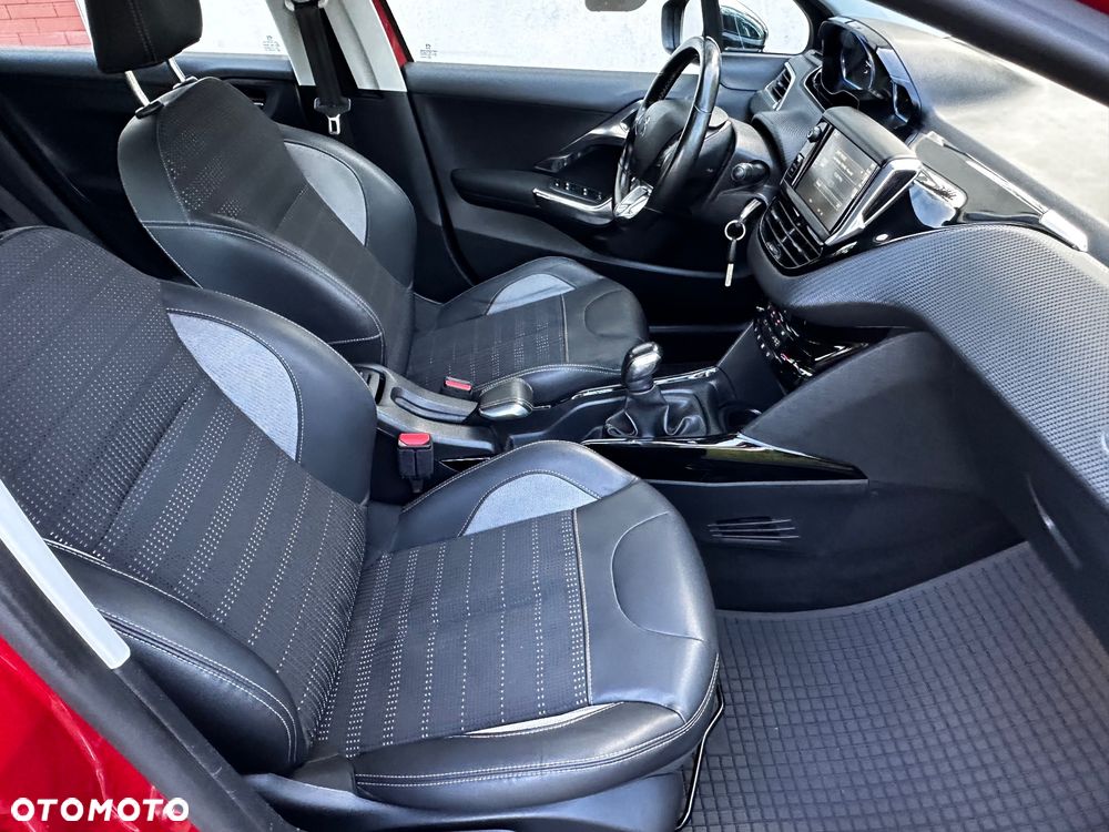 Peugeot 2008 PureTech 82 Allure - 31