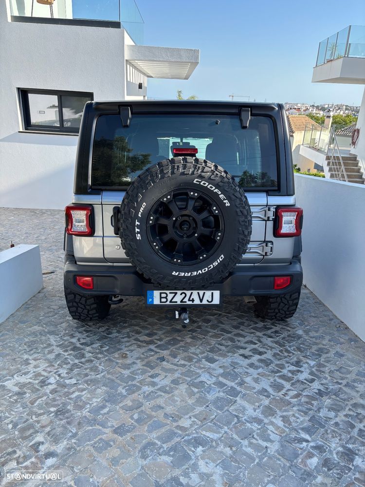 Jeep Wrangler - 10