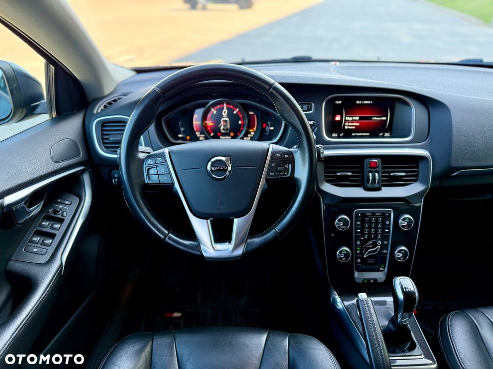 Volvo V40 D2 Drive-E SCR Momentum - 17