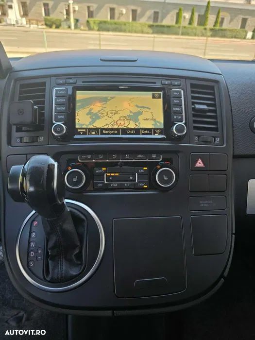 Volkswagen Multivan - 5