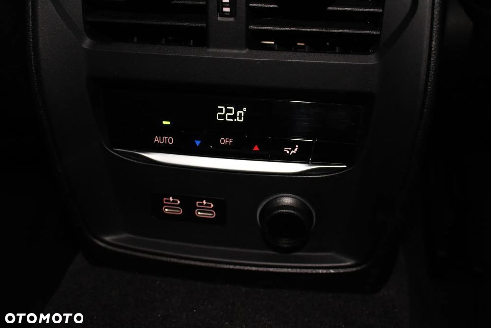 BMW Seria 3 318d Touring Advantage - 24