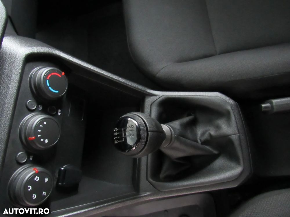 Dacia Logan TCe 90 Essential - 17