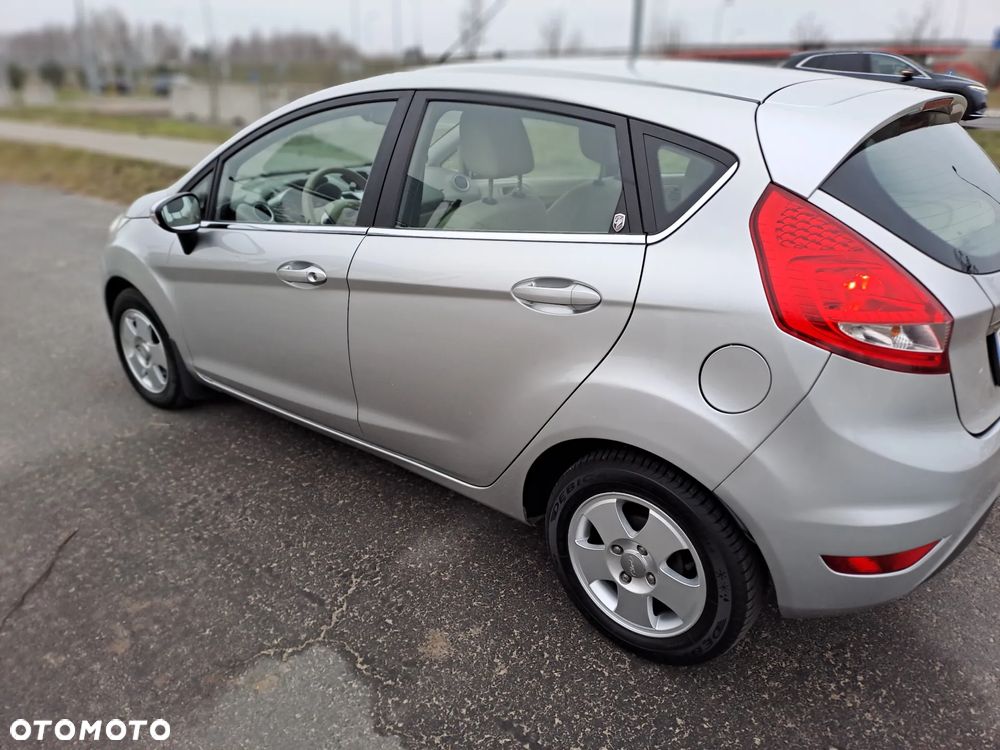 Ford Fiesta 1.4 Ghia - 2
