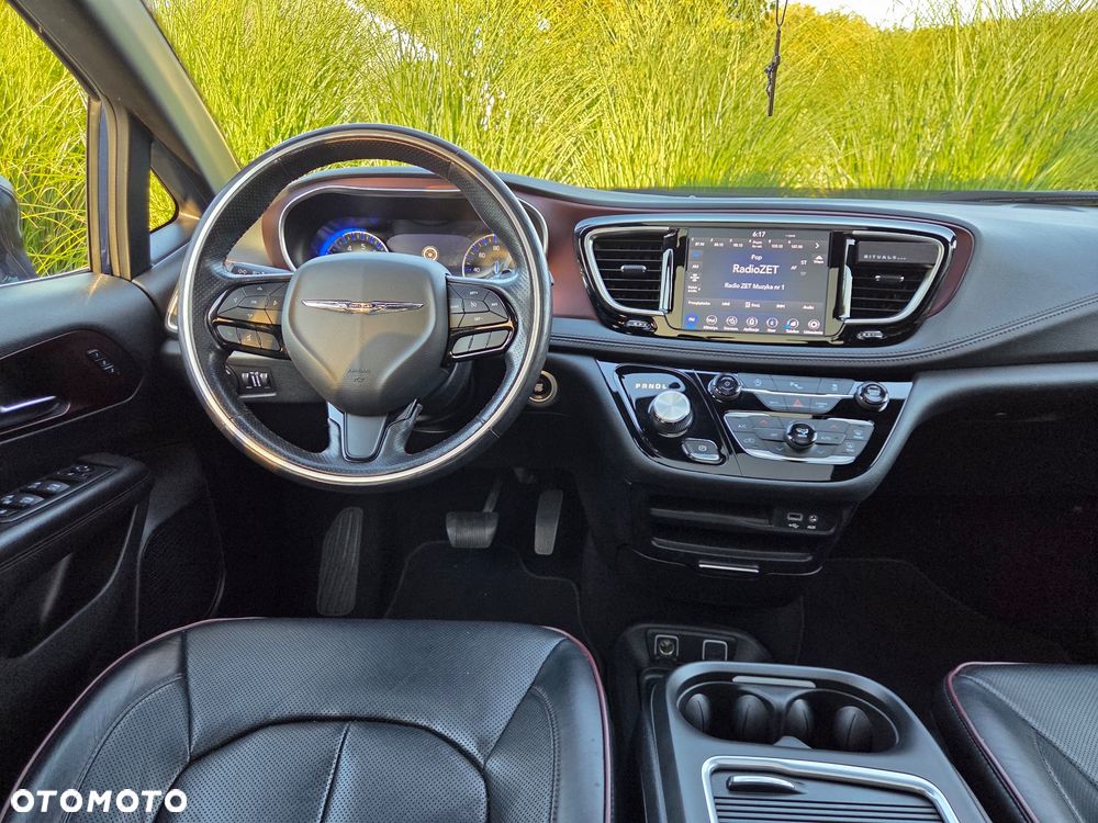 Chrysler Pacifica - 19