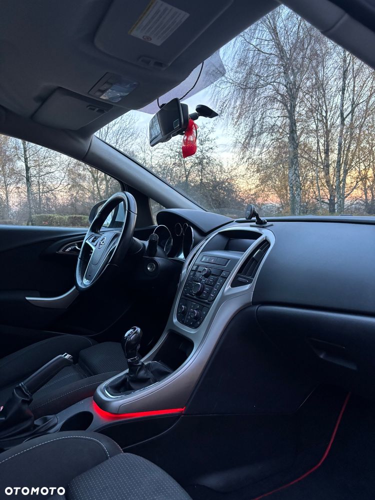 Opel Astra 1.4 Turbo - 11