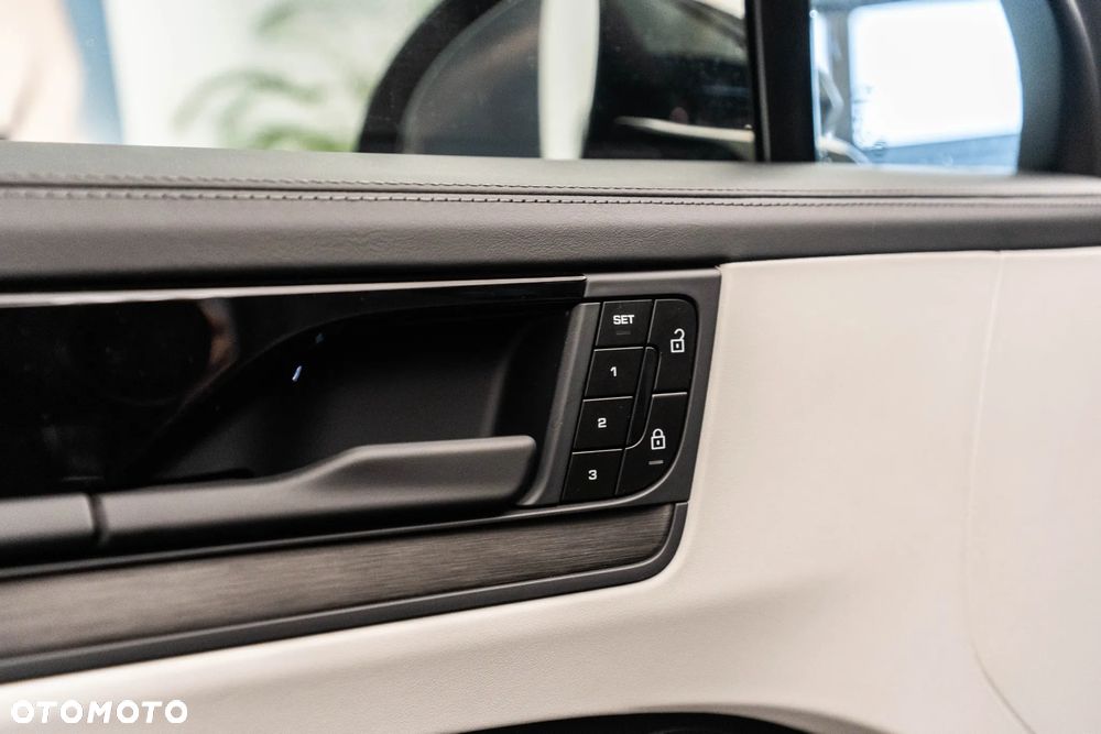 Porsche Cayenne Black Edition - 20