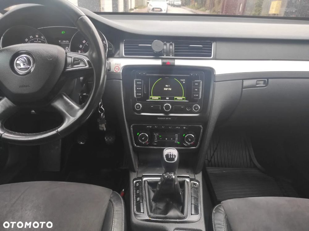 Skoda Superb 1.6 TDI Elegance - 11