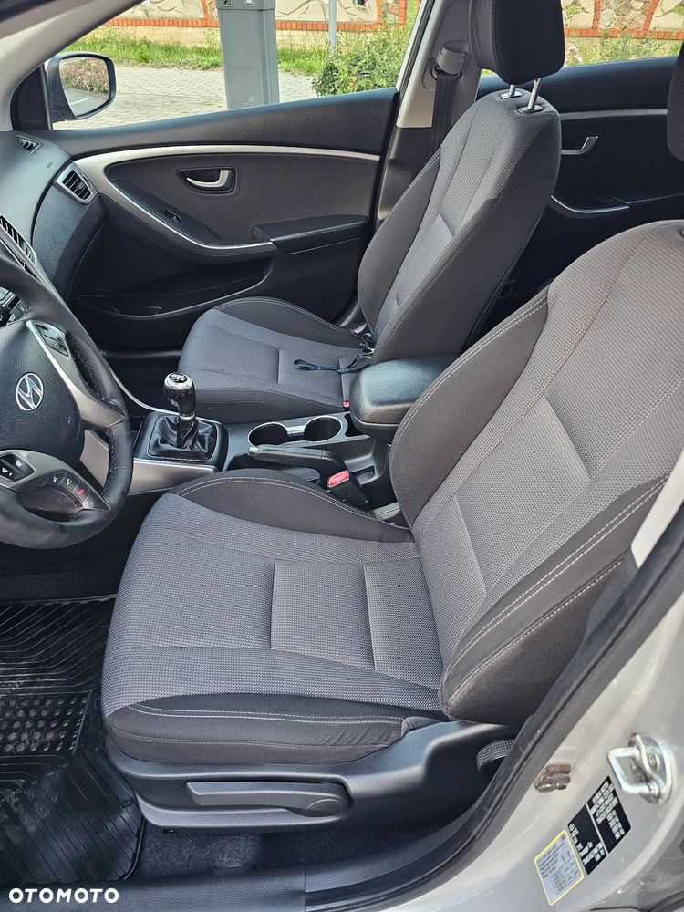 Hyundai i30 1.6 CRDI Trend - 12