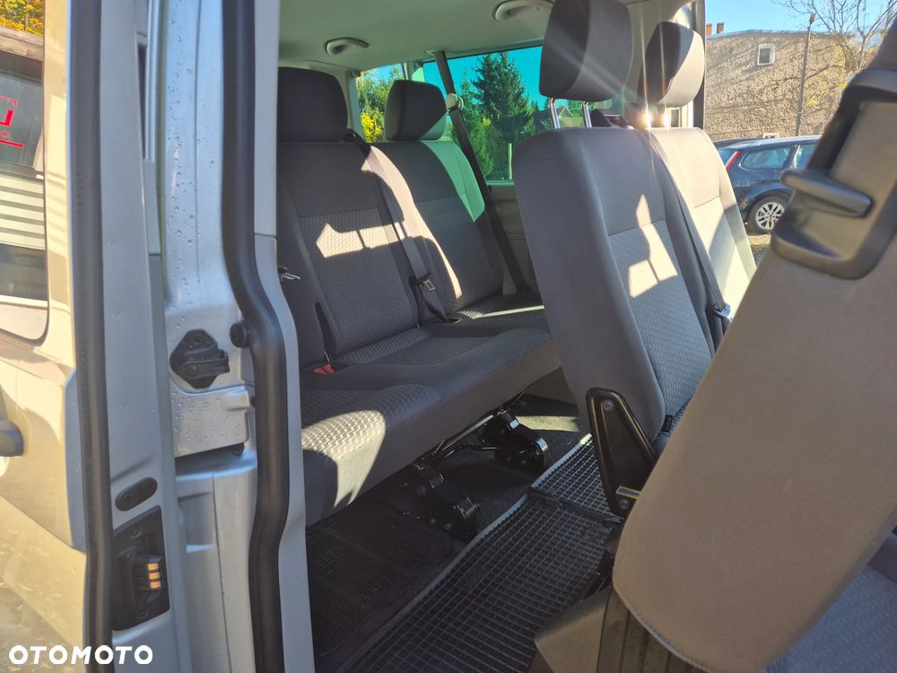 Volkswagen Caravelle - 27