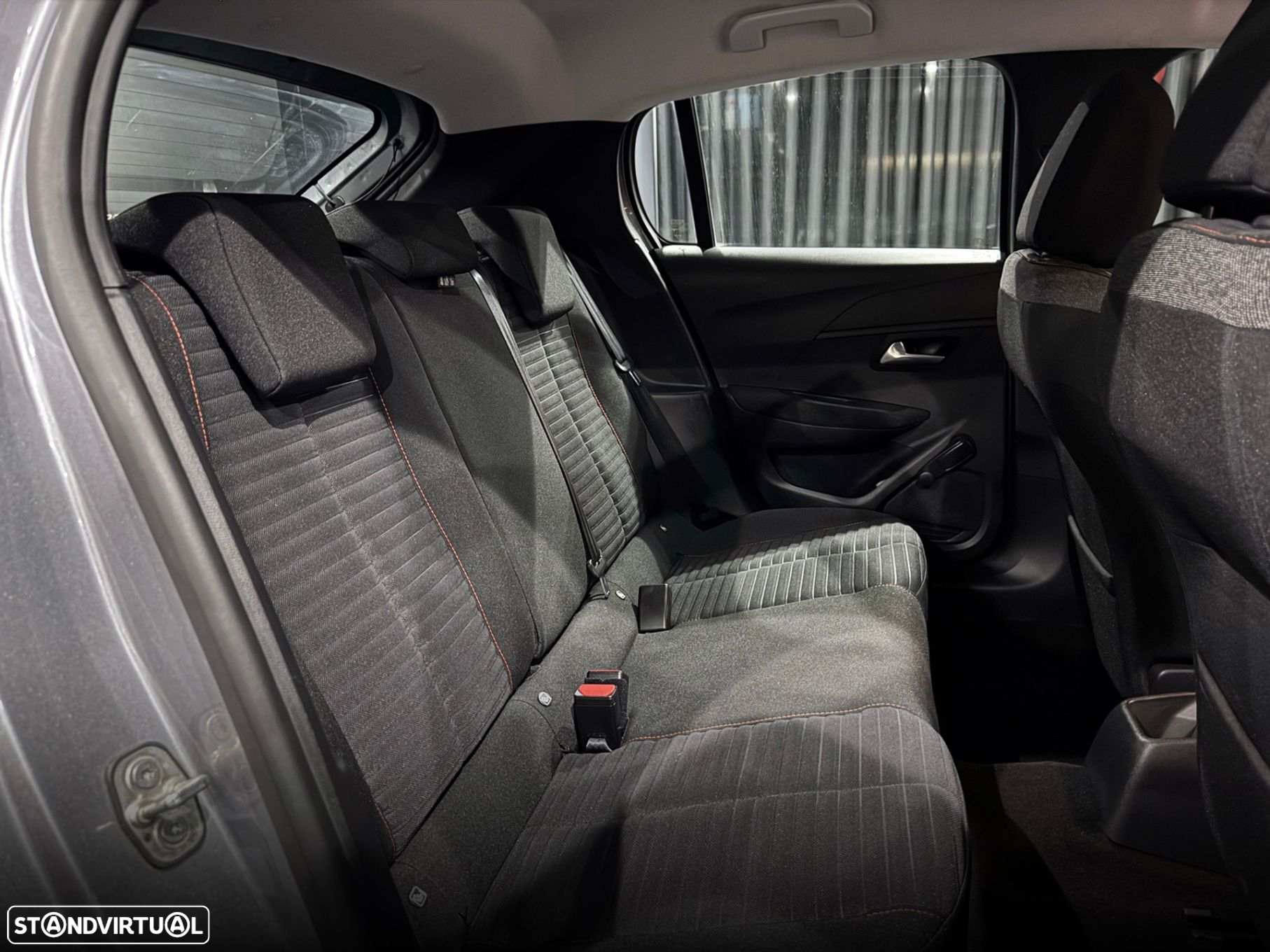 Peugeot 208 1.2 PureTech Active Pack - 33