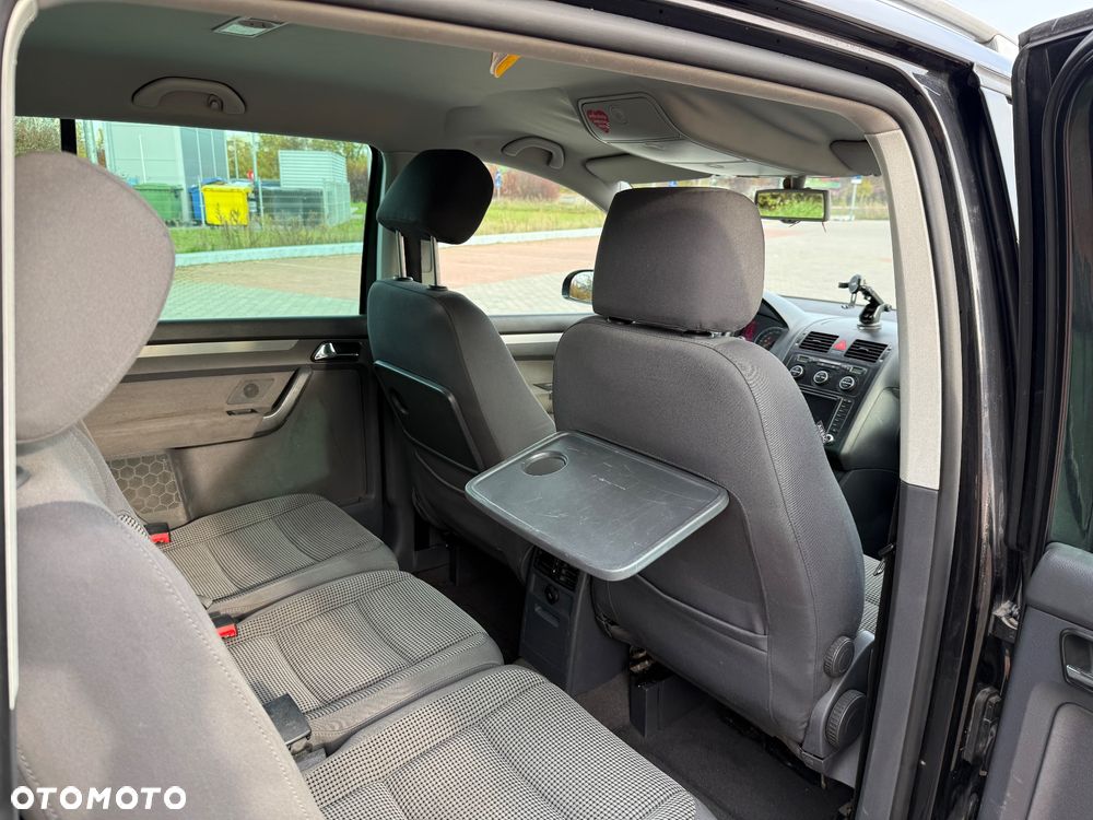 Volkswagen Touran 2.0 TDI Highline DSG - 12